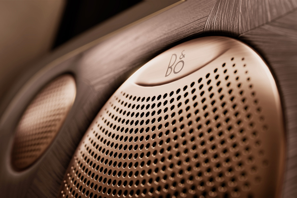 33.69万元起，上汽旗舰?智己LS9正式开启预售 以全球巅峰科技，颠覆30万级大六座SUV格局