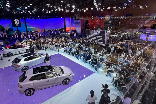 HB火博游戏平台:以创新驱动变革 以用户定义价值